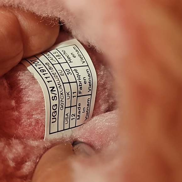 UGG Boots - Picture 15 of 15